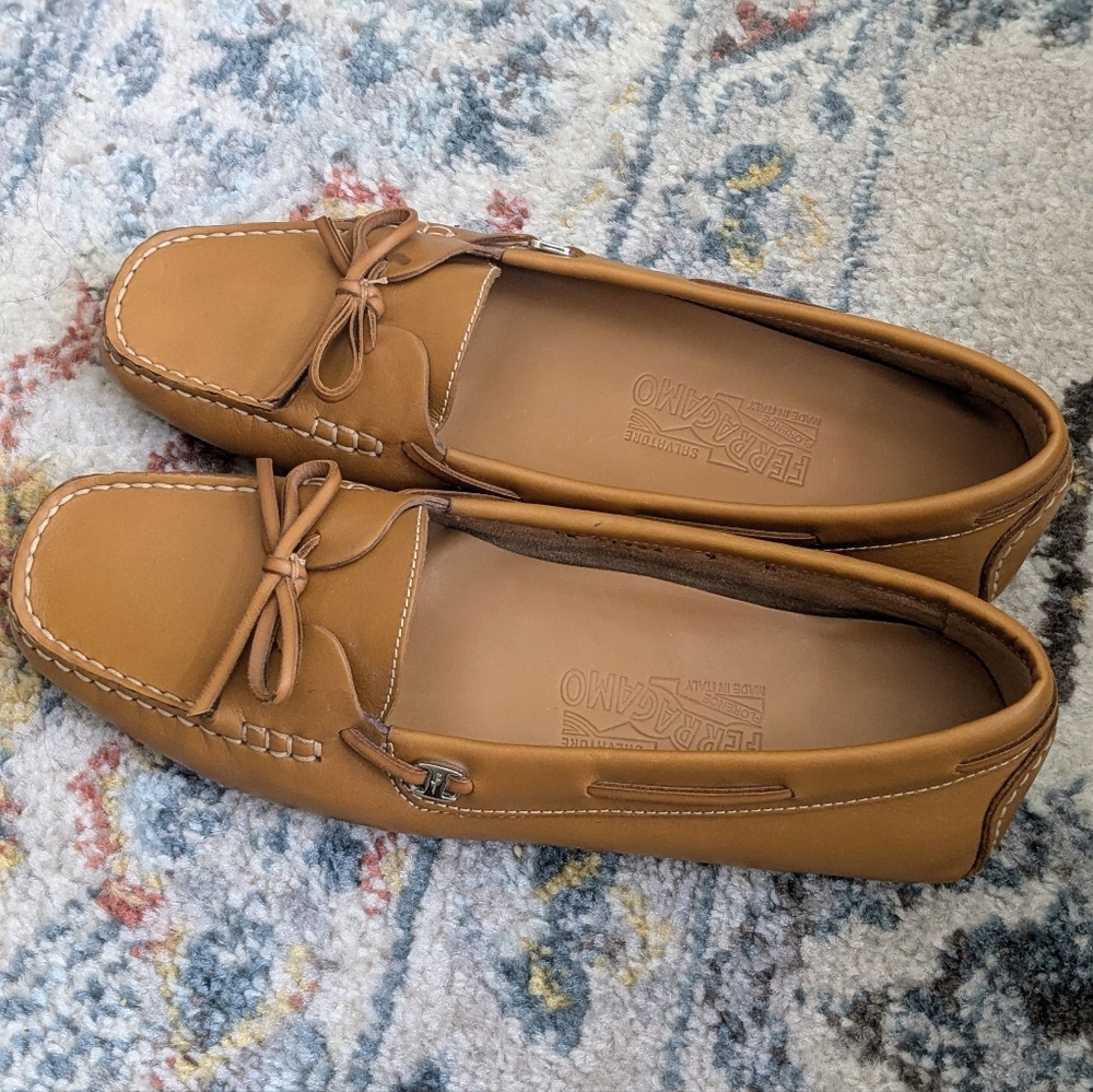 Salvatore Ferragamo Leather Boat Shoes - 9B - Picture 3 of 9